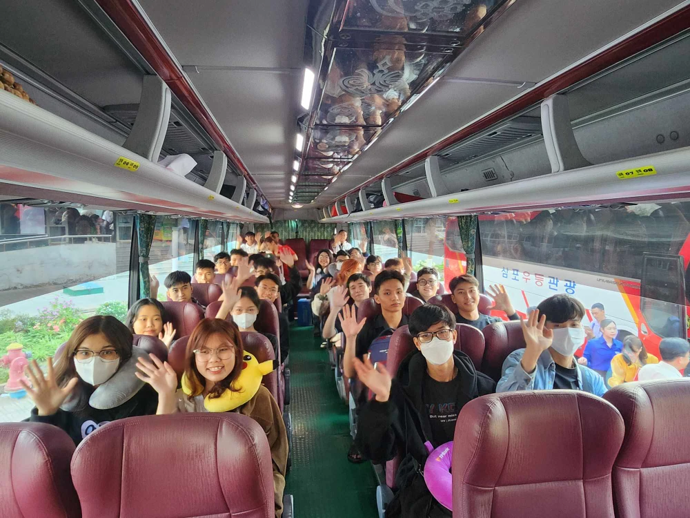 ‘Hành trình mùa xuân’ đưa 225 sinh viên về quê đón Tết