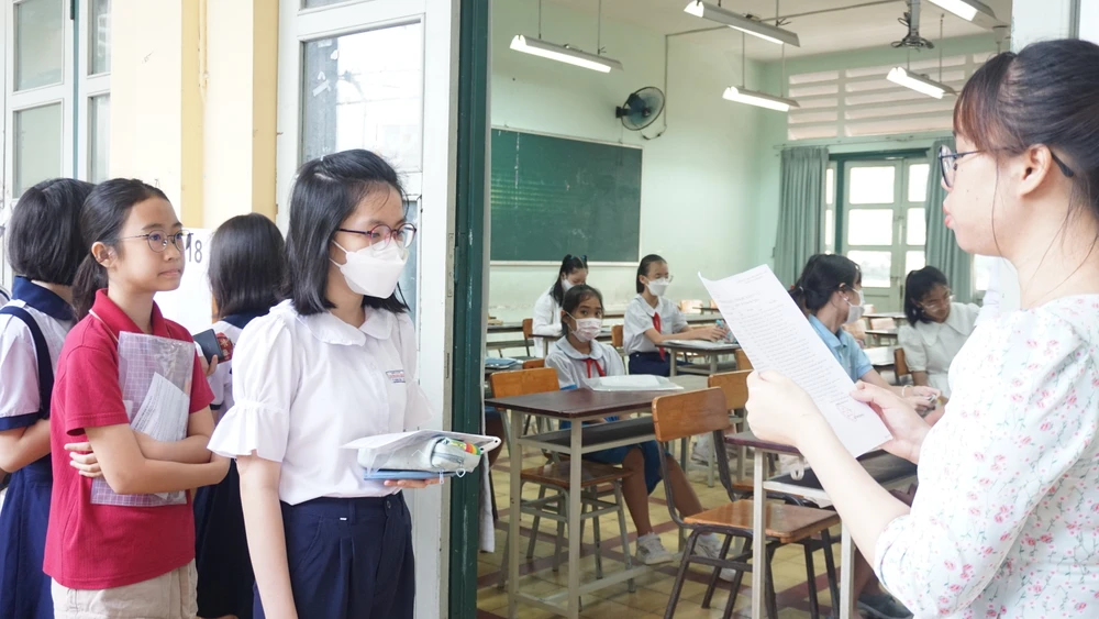 Thí sinh tham dự bài khảo sát vào lớp 6 Trường THPT chuyên Trần Đại Nghĩa năm học 2023-2024. Ảnh: NGUYỄN QUYÊN khảo sát vào lớp 6