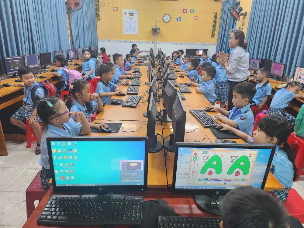 Không độc quyền chuẩn tin học quốc tế trong trường học