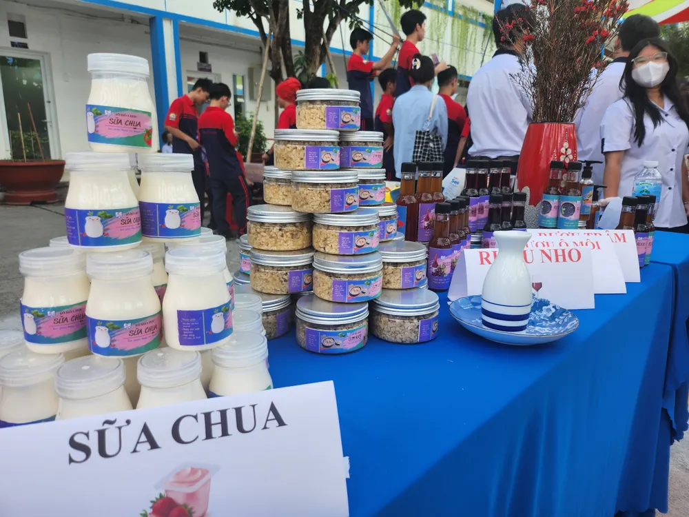 Những sản phẩm do học sinh thực hiện từ việc áp dụng kiến thức trong sách giáo khoa tri-tue-nhan-tao-6.jpg