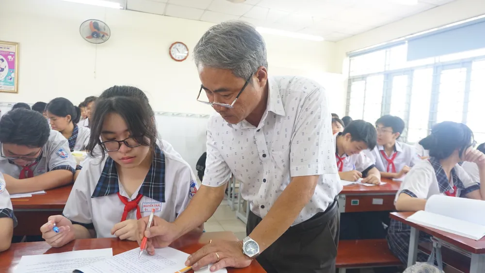 Tuyển sinh vào lớp 10 chuyên năm học 2024-2025 có nhiều thay đổi mà học sinh cần lưu ý. Trong ảnh: Một tiết học của thầy trò Trường THCS Nguyễn Trãi, quận Gò Vấp. Ảnh: NGUYỄN QUYÊN tuyển sinh vào lớp 10 chuyên