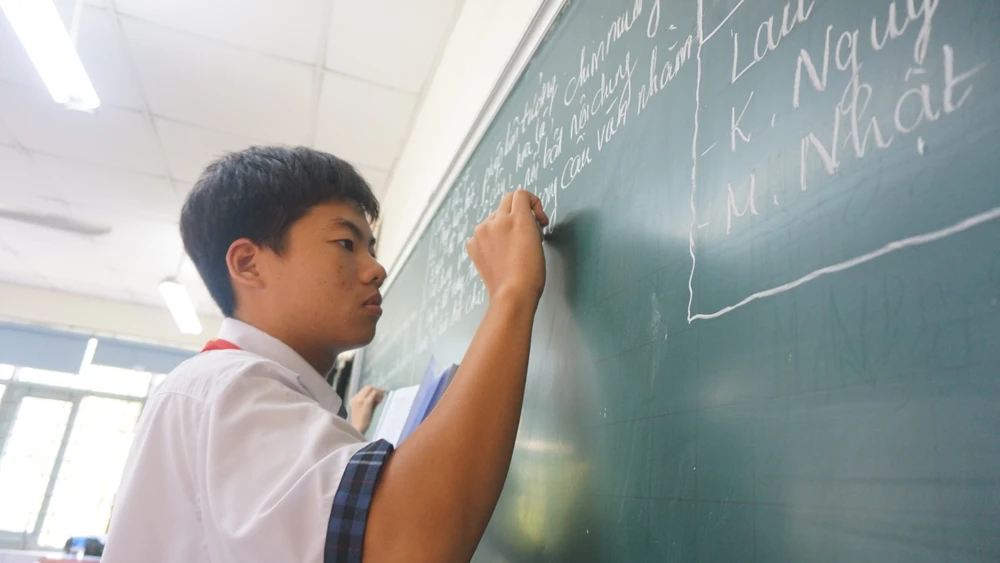 Một tiết học của học sinh lớp 9 Trường THCS Nguyễn Trãi, quận Gò Vấp. Ảnh: NGUYỄN QUYÊN tuyển sinh lớp 10 tại TP.HCM