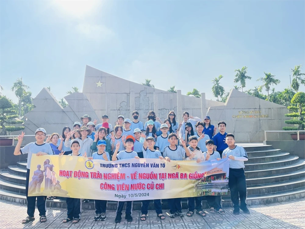 Trường THCS Nguyễn Văn Tố sử dụng chứng chỉ tiếng Anh làm tiêu chí để tuyển sinh vào lớp 6,. Trong ảnh: Học sinh Trường THCS Nguyễn Văn Tố trong một hoạt động trải nghiệm. Ảnh: WEBSITE TRƯỜNG tuyển sinh vào lớp 6