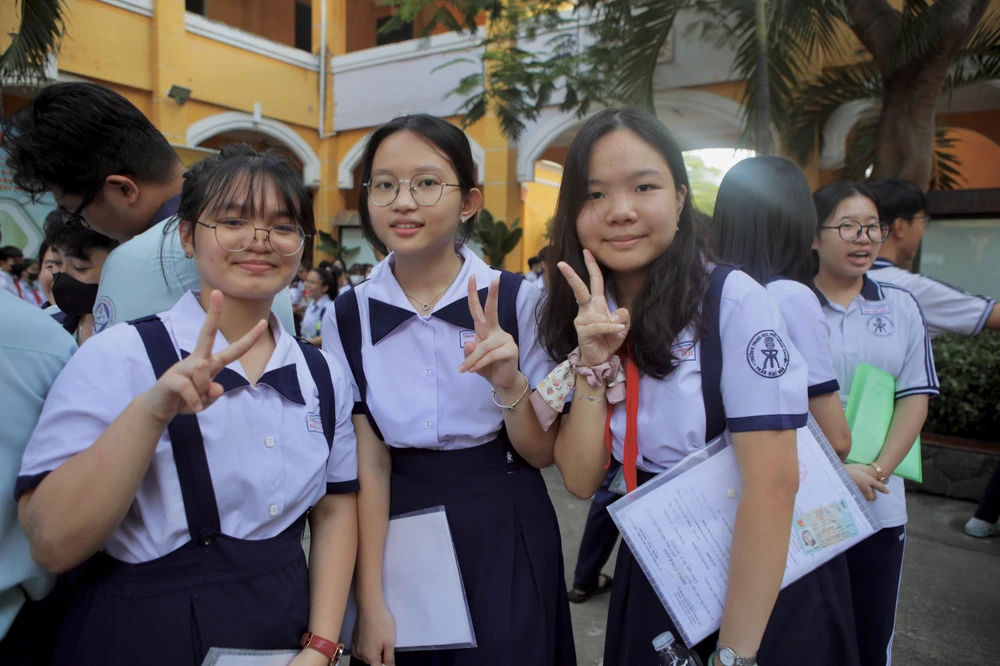 Thí sinh tham dự kỳ thi vào lớp 10. Ảnh: NGUYỆT NHI Môn tiếng Anh thi vào lớp 10
