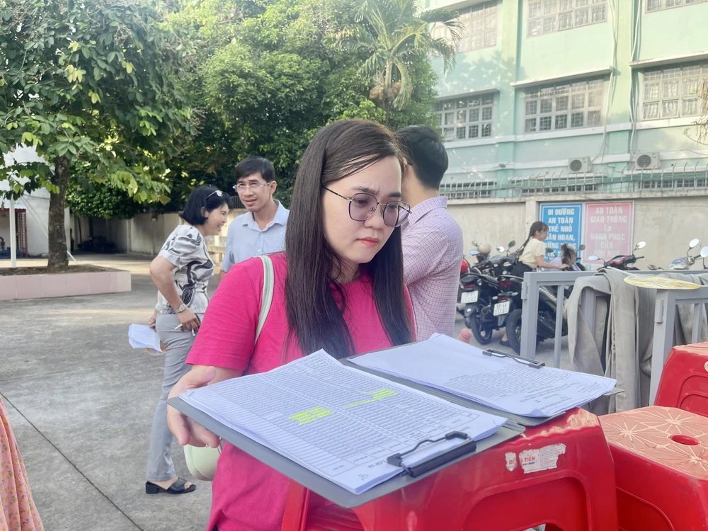 Cô Nguyễn Ngọc Tường Vy mong học trò bình tĩnh, tự tin và làm hết sức mình. Ảnh: TRẦN MINH thi vào lớp 1-