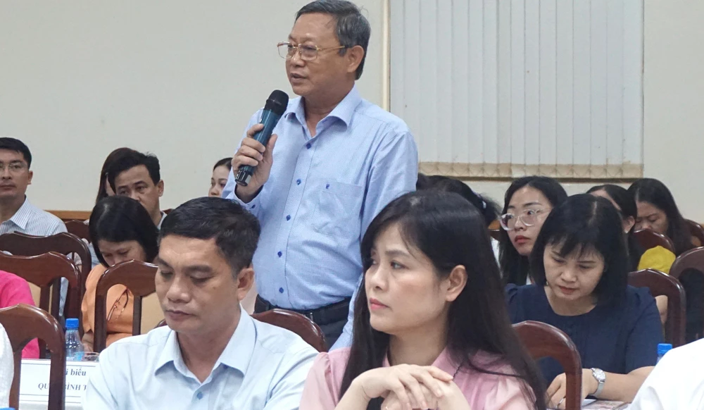 Ông Trịnh Vĩnh Thanh, Trưởng phòng GD&ĐT quận Gò Vấp phát biểu tại hội thảo. Ảnh: NL thiếu giáo viên