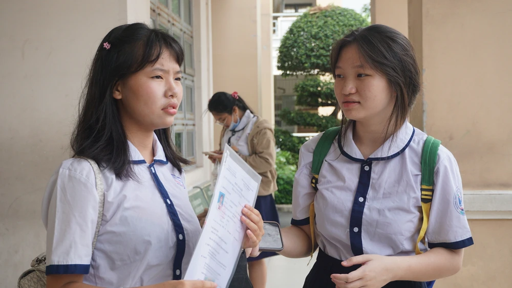 Thí sinh tham dự kỳ thi lớp 10 tại TP.HCM. Ảnh: NGUYỄN QUYÊN tuyển bổ sung lớp 10