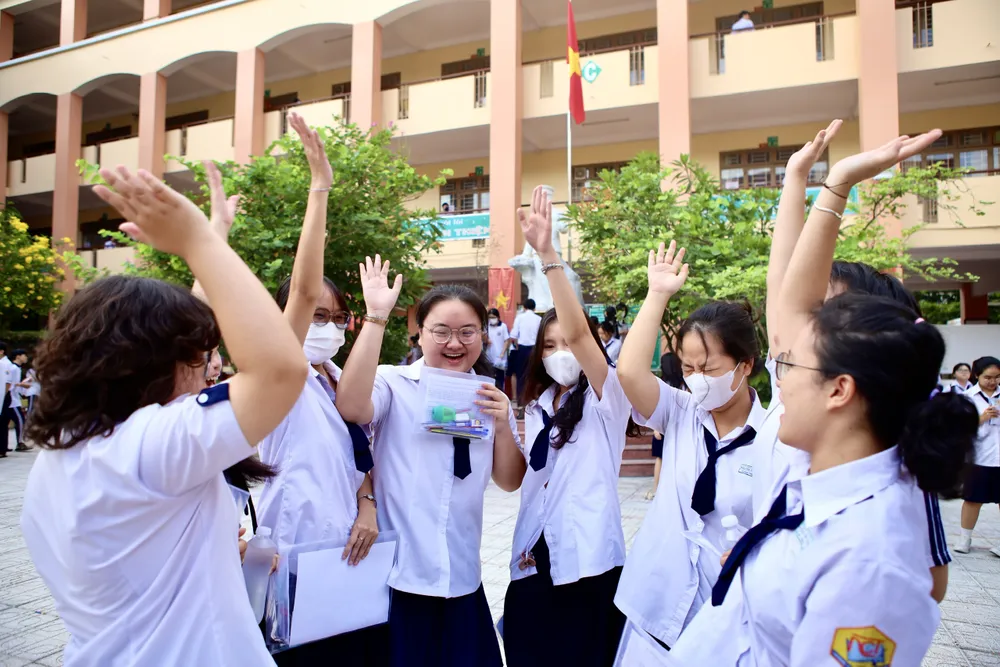 Thí sinh tham dự kỳ thi tốt nghiệp THPT năm 2024 tại TP.HCM. Ảnh: NGUYỆT NHI điểm thi tốt nghiệp THPT