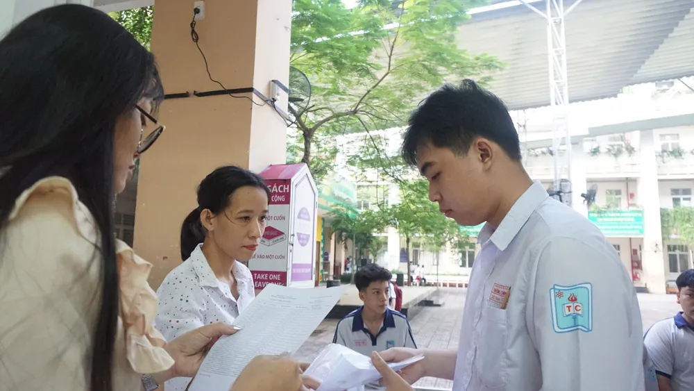 Cả nước có 585 bài thi bị điểm liệt, giảm so với năm ngoái. Ảnh: NGUYỄN QUYÊN bài thi bị điểm liệt