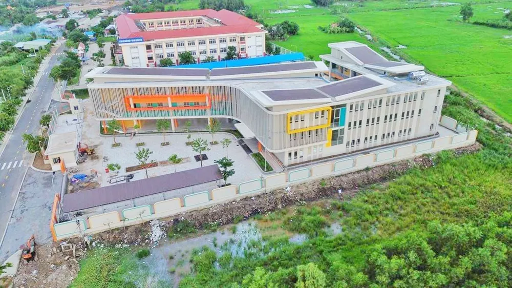 Trường Tiểu học Lê Văn Phiên - ngôi trường hiện đại sẽ được đưa vào sử dụng vào năm học mới. Ảnh: PHÒNG GD&ĐT ngôi trường hiện đại