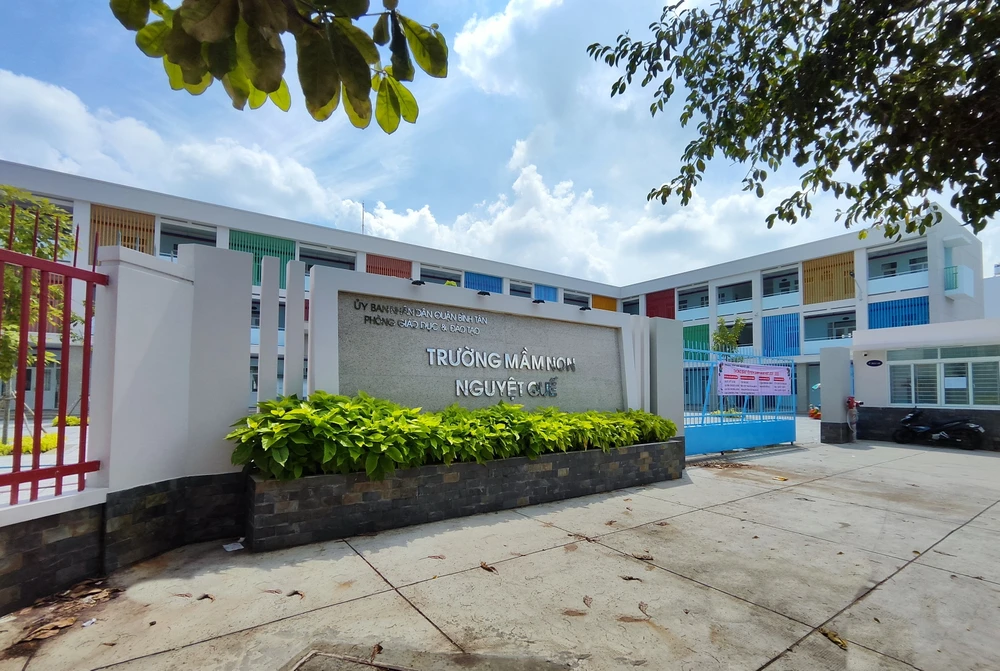 ngoi-truong-moi-6-Nguyet que 1 (2).jpg