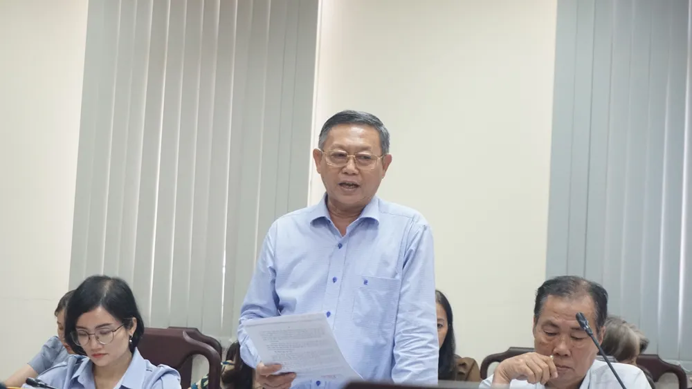 Ông Trịnh Vĩnh Thanh, Trưởng phòng GD&ĐT quận Gò Vấp cho biết nếu hoạt động bán trú cho đến các hoạt động khác có khoản thu phải tổ chức đấu thấu sẽ gây khó khăn cho nhà trường. Ảnh: NGUYỄN QUYÊN hoạt động bán trú