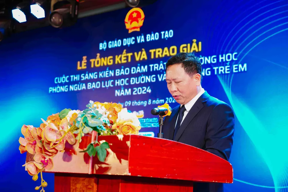 Ông Trần Văn Đạt, Vụ trưởng Vụ Giáo dục Chính trị và Công tác học sinh sinh viên phát biểu tại sự kiện. sáng kiến bảo đảm trật tự trường học
