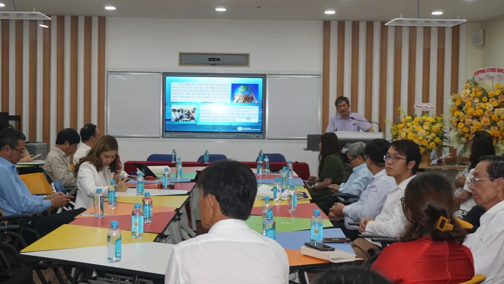 Toàn cảnh buổi toạ đàm Giảng dạy tiếng Anh tăng cường theo Chương trình GDPT 2018. Ảnh: NGUYỄN QUYÊN tiếng Anh tăng cường