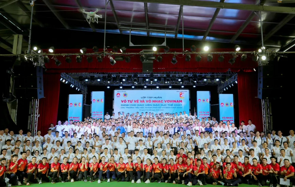 Lớp tập huấn võ tự vệ, võ nhạc Vovinam thu hút 650 giáo viên tiểu học tại TP.HCM tham gia vo-nhac-vovinam-4.jpg