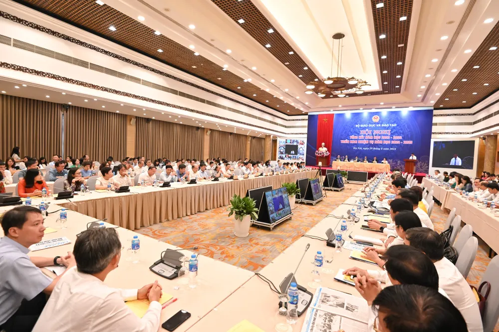Quang cảnh hội nghị tổng kết năm học 2023-2024 và triển khai phương hướng nhiệm vụ năm học 2024-2024 của ngành giáo dục đào tạo. Ảnh: BỘ GD&ĐT giao-vien-cac-cap-1.jpg