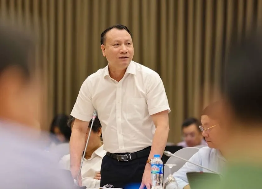 Ông Nguyễn Đức Sơn, Hiệu trưởng Trường ĐH Sư phạm Hà Nội phát biểu về hướng khắc phục cho việc thiếu giáo viên tại hội nghị. Ảnh: BỘ GD&ĐT IMG_6364.JPG