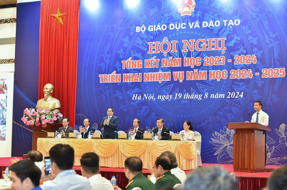 Thủ tướng Chính phủ Phạm Minh Chính dự hội nghị tổng kết năm học 2023-2024 và triển khai phương hướng nhiệm vụ năm học 2024-2025 của ngành giáo dục đào tạo. Ảnh: BỘ GD&ĐT giáo viên các cấp