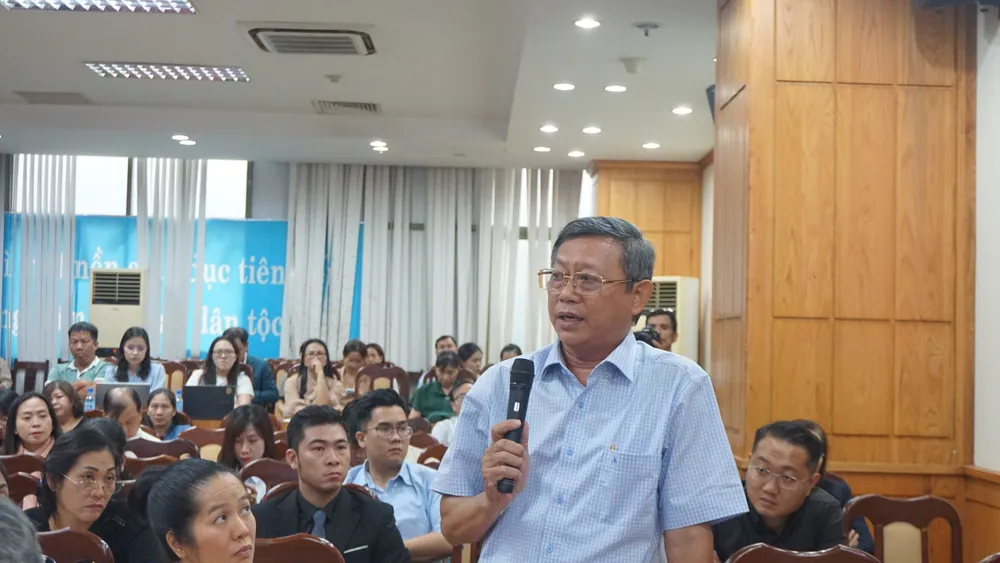 Ông Trịnh Vĩnh Thanh, Trưởng phòng GD&ĐT quận Gò Vấp phát biểu tại hội nghị. Ảnh: NGUYỄN QUYÊN DSC08091.JPG