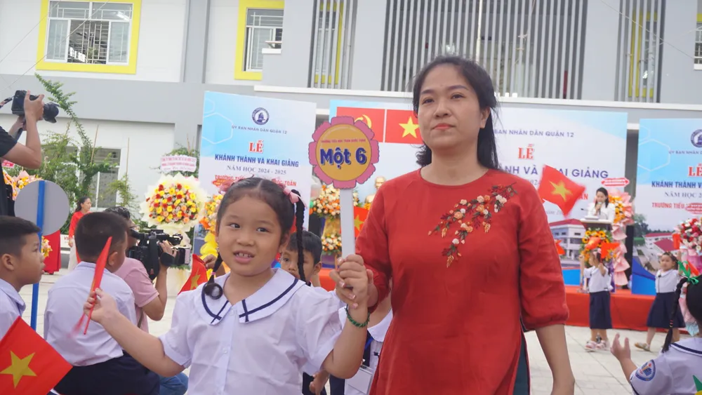 khai giảng năm học mới