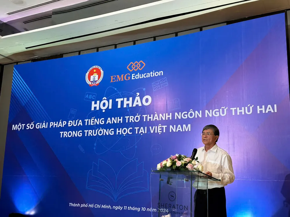Giám đốc Sở GD&ĐT TP.HCM phát biểu tại hội thảo về một số giải pháp đưa tiếng Anh trở thành ngôn ngữ thứ hai sáng nay. Ảnh: SỞ GD&ĐT Tiếng Anh thành ngôn ngữ thứ hai trong trường học