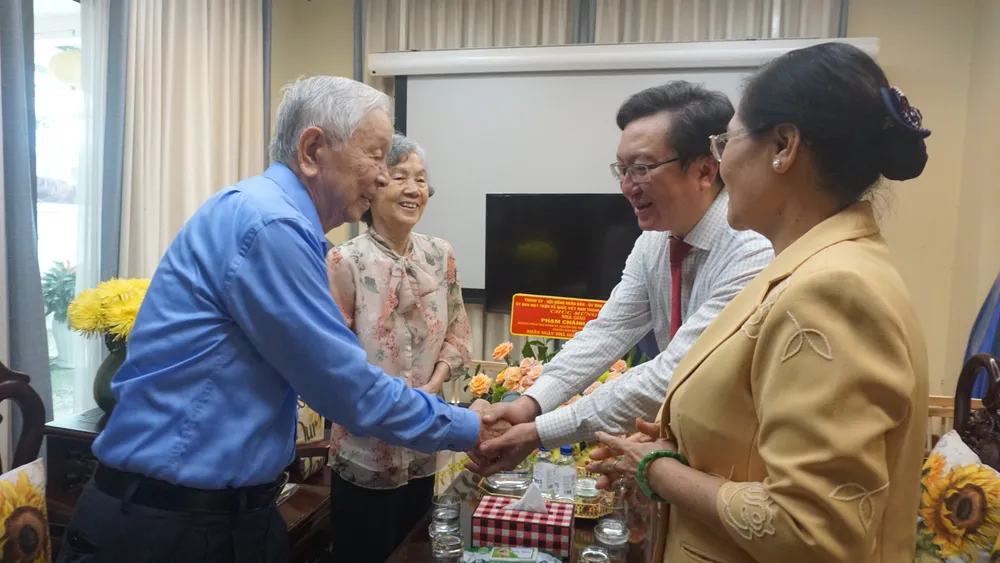 nhà giáo tiêu biểu