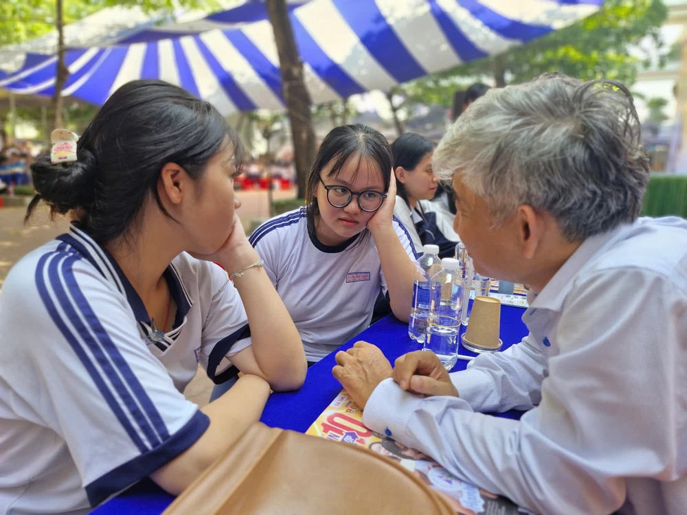 chỉ tiêu vào lớp 10