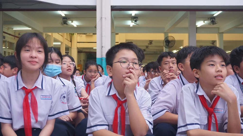 tuyển sinh vào lớp 6