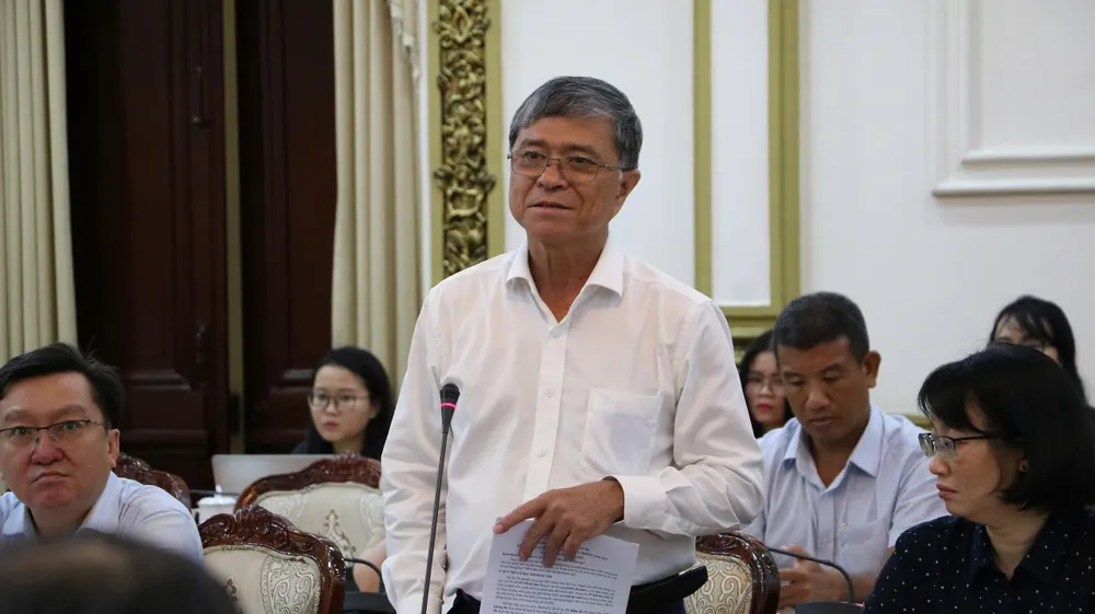 Ông Nguyễn Văn Hiếu, Giám đốc Sở GD&ĐT TP.HCM phát biểu tại buổi làm việc sáng nay. Ảnh: NGUYỄN QUYÊN thi tốt nghiệp THPT