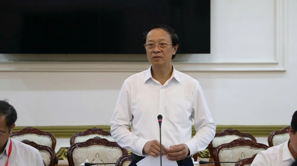 Ông Phạm Ngọc Thưởng, Thứ trưởng Bộ GD&ĐT phát biểu tại hội nghị. Ảnh: NGUYỄN QUYÊN thi-tot-nghiep-thpt-2-3.jpg