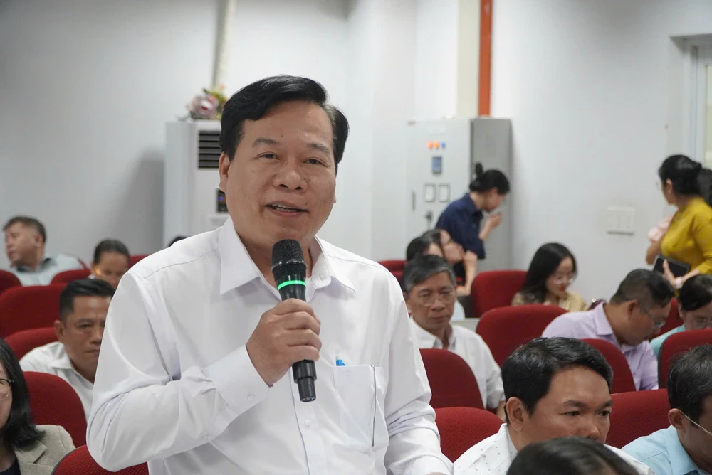 sử dụng điện thoại