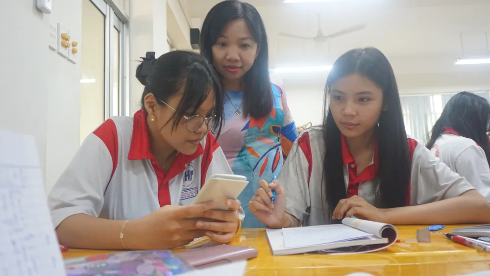 viên chức ngành giáo dục