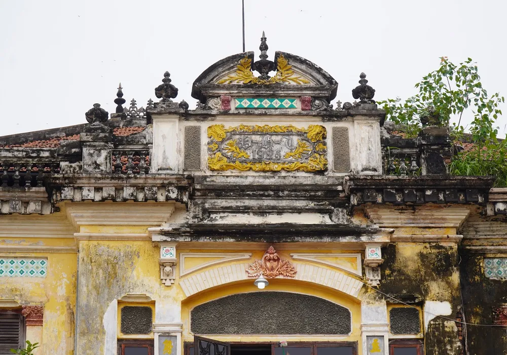 Ngôi biệt thự này được xây dựng vào năm 1924, đến nay đã tròn 100 năm tuổi. Ảnh: VŨ HỘI. biệt thự 100 năm tuổi