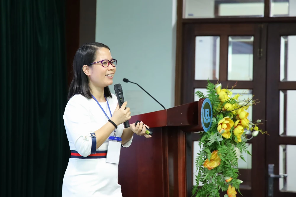 LS Nguyễn Thị Thanh Minh, Trưởng bộ phận giải quyết tranh chấp, ACSV Legal. giao-nop-chung-cu-trong-tai.JPG