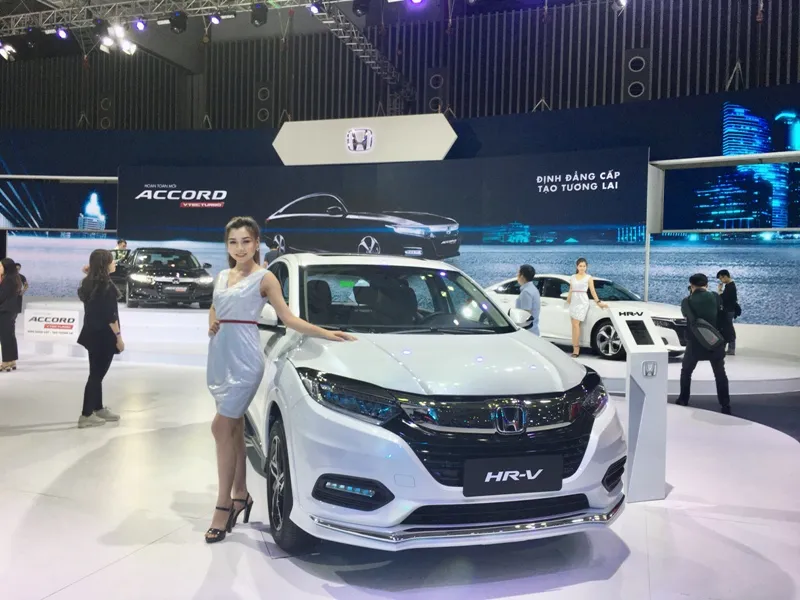 Honda HR-V đang được giảm giá 95 triệu và tặng kèm phụ kiện theo xe. 