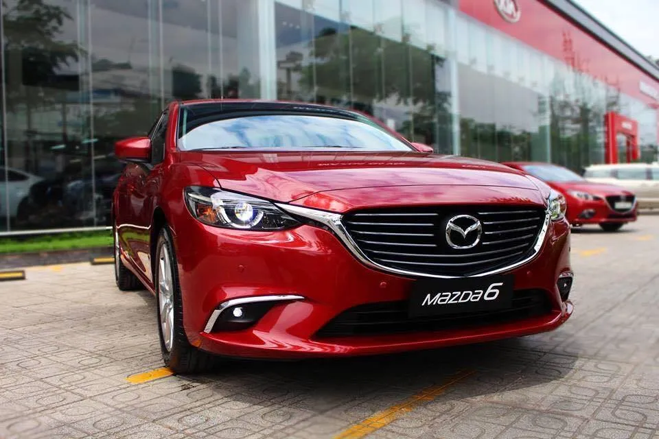Mazda 6 có tổng giá trị ưu đãi hơn 60 triệu đồng. 