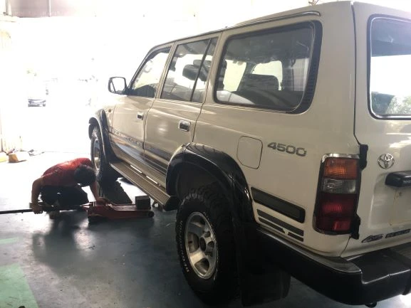 Để tránh bị chặt chém, khách hàng nên tham khảo giá trước khi ra garage. 