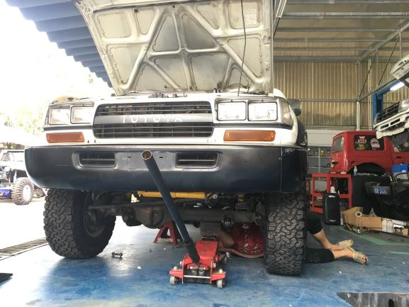 Nên lựa chọn các garage uy tín và quen thuộc để chăm sóc xe dịp cận tết. 