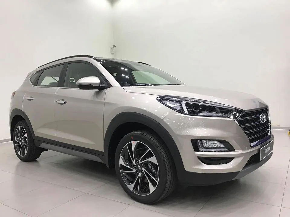 Khách hàng mua xe Hyundai Tucson được khuyến mãi 10-20 triệu đồng. 