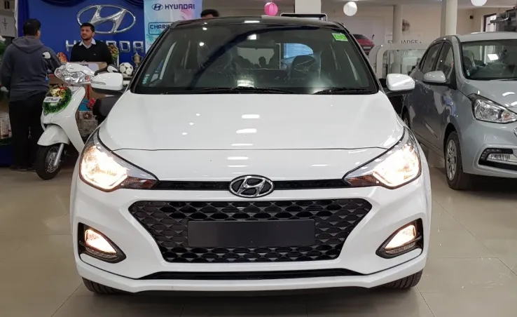 Hyundai Elite i20 vừa được ra mắt với 4 biến thể tại Ấn Độ.