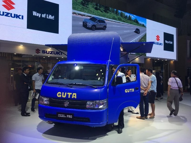 Các hãng vẫn áp dụng hình thức bán hàng trực tiếp và online.