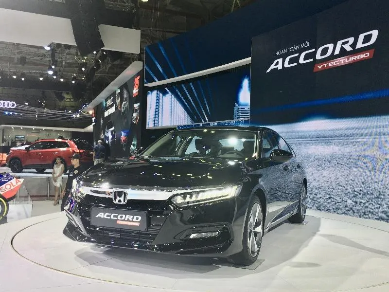 Khách hàng đặt cọc nhiều dòng xe Honda để hưởng lợi từ giảm lệ phí trước bạ. 