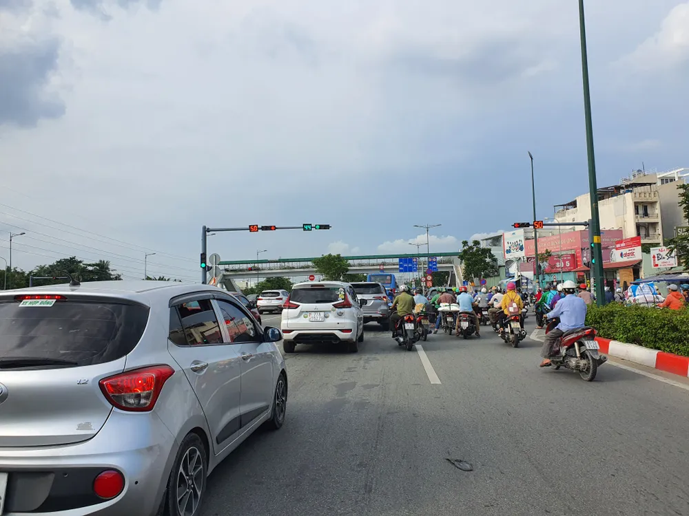 Bộ Công an đề xuất hành vi điều khiển xe chạy dưới tốc độ tối thiểu sẽ bị phạt tiền đến 1 triệu đồng. Ảnh: TN Bộ Công an