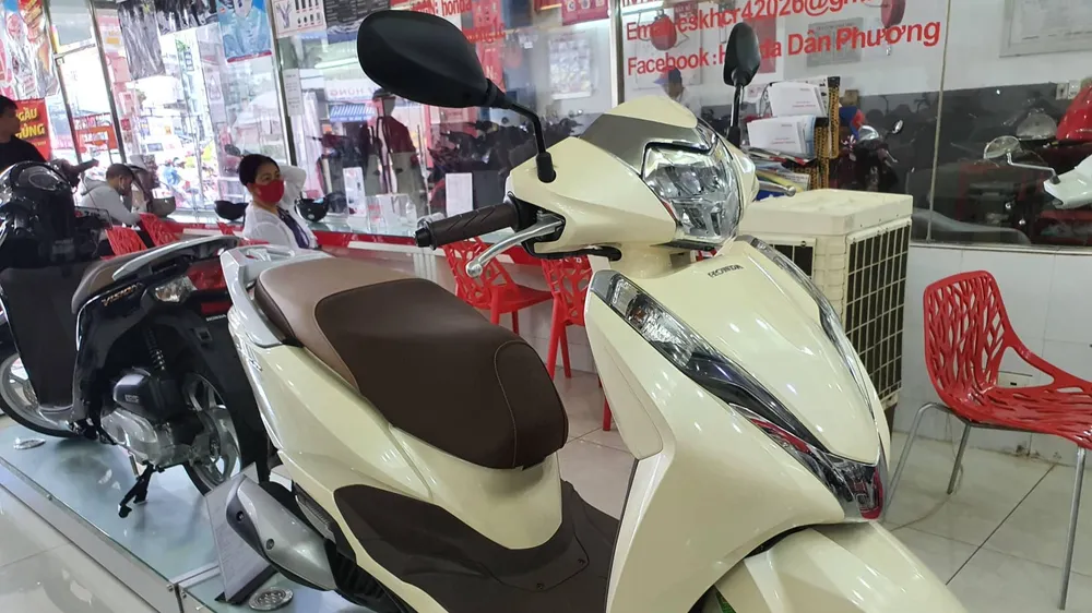 Honda Lead được nhiều phụ nữ lựa chọn làm phương tiện đi lại. Honda Lead được nhiều phụ nữ lựa chọn làm phương tiện đi lại.