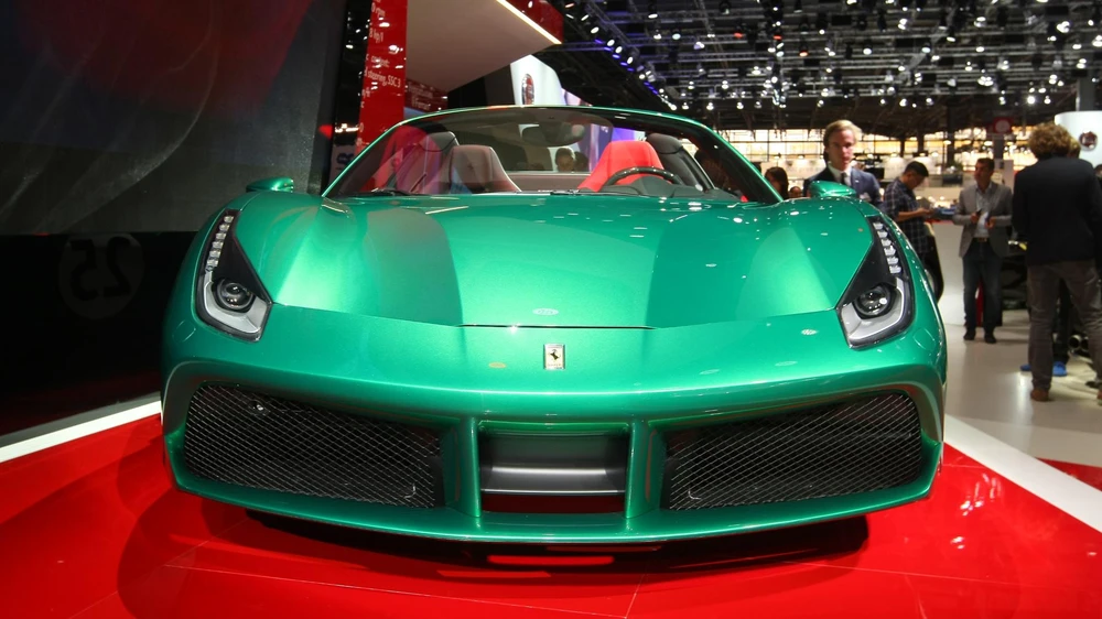 Các chủ xe nên liên hệ các đại lý để biết thêm về cách khắc phục lỗi ở phanh. Ảnh: Motor1