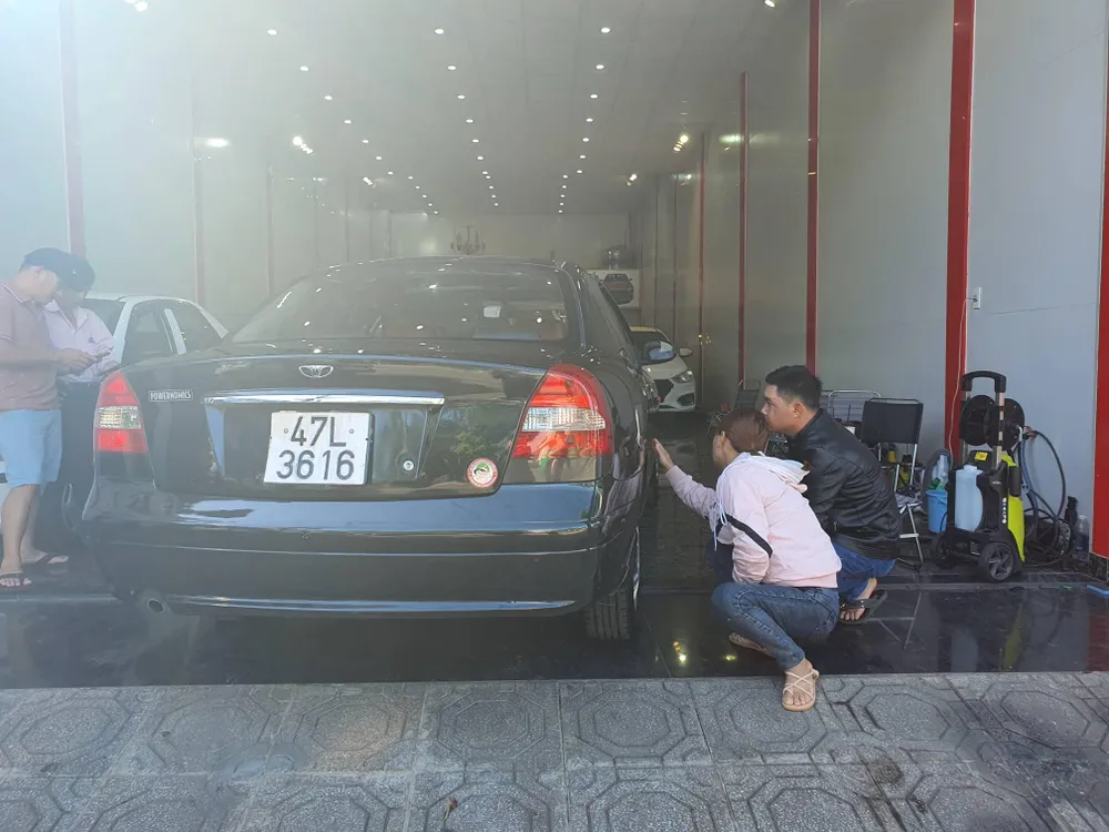 Chủ xe cũ sẽ được hưởng quyền bảo hiểm từ chiếc xe mình mua lại. Ảnh: TN Chủ xe cũ sẽ được hưởng quyền bảo hiểm từ chiếc xe mình mua lại. Ảnh: TN