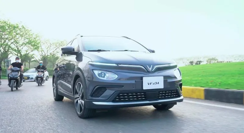 Mỗi lần sạc tối đa 15 phút đủ giúp xe có thể di chuyển 30 km tới địa điểm sạc phù hợp. Mỗi lần sạc tối đa 15 phút đủ giúp xe có thể di chuyển 30 km tới địa điểm sạc phù hợp.