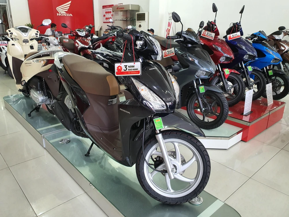 Cần bao nhiêu tiền mới đổ đầy bình mẫu xe tay ga tiết kiệm xăng nhất của Honda? ảnh 1