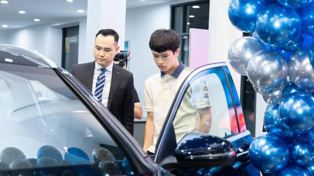 Mercedes-Benz GLC 300 2022 hiện có giá khoảng 2,6 tỉ đồng. Ảnh: MXH