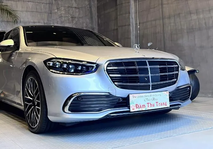 Mercedes S450 mà Cường Đô La tặng Đàm Thu Trang thuộc phiên bản Luxury. Ảnh: MXH Mercedes S450 mà Cường Đô La tặng Đàm Thu Trang thuộc phiên bản Luxury. Ảnh: MXH